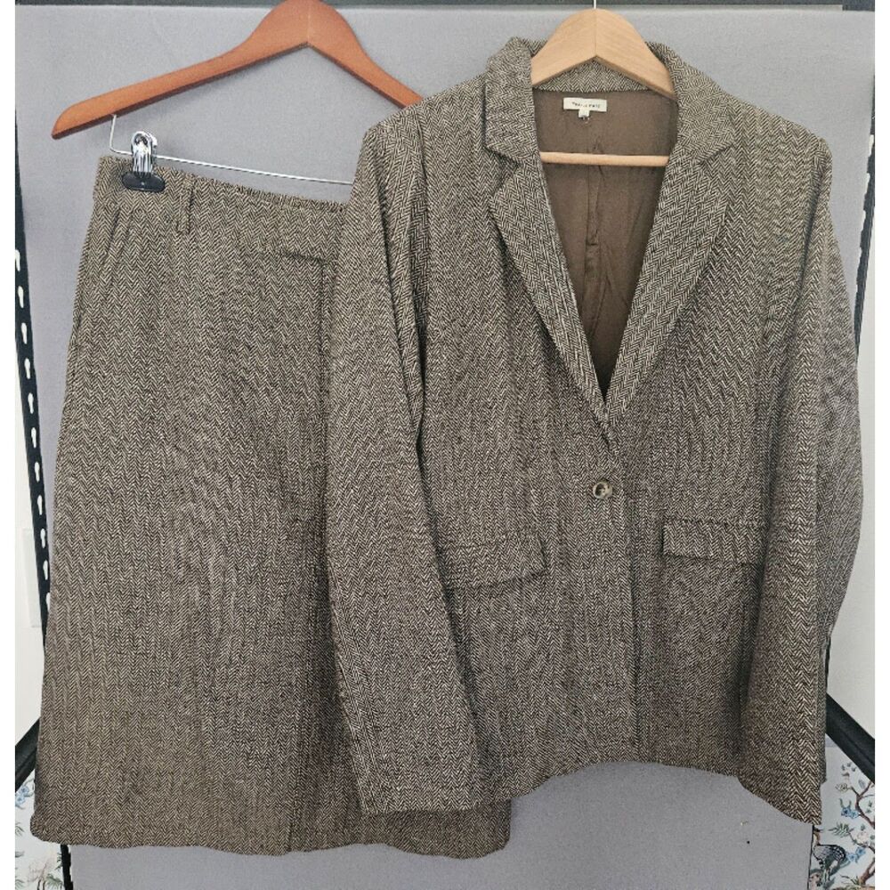 Brown Tweed Look Ladies Suit